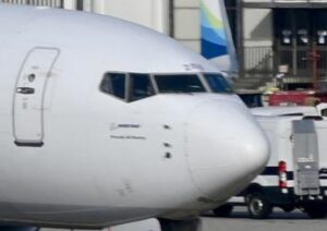 Boeing 737 Max 9 restano a terra, stop a tempo indefinito per garantire sicurezza