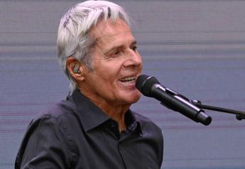 Claudio Baglioni annuncia il ritiro: “Dal ring si scende quando si è vincenti”