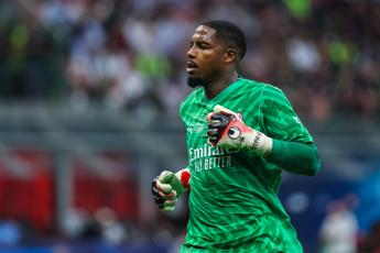 Cori razzisti contro Maignan, Udinese-Milan sospesa: poi si riparte