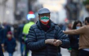 Covid Italia, giù i casi ma pochi test per ‘effetto Natale’: i dati di oggi