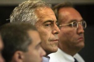 “Epstein aveva sex tape con Trump, Clinton e principe Andrea”: l’accusa di Sarah