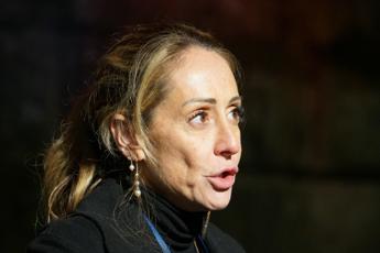 Fratelli d’Italia, Arianna Meloni: “Noi sotto attacco, vogliono farci saltare il sistema nervoso”