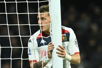 Genoa-Lecce, vittoria 2-1 in rimonta per i rossoblu