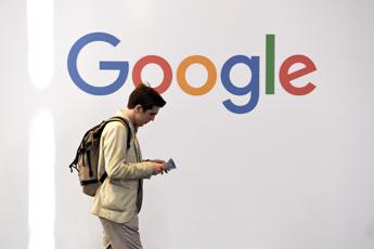 Google licenzierà fino a 1.000 dipendenti, pesa la concorrenza dell’Intelligenza artificiale