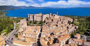 Granducato di Bracciano, vivere la storia tra vicoli medievali, saloni affrescati e le acque incontaminate del lago