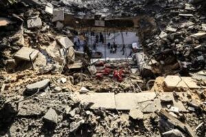 Israele, ancora raid su Gaza. All’Aja si apre processo per genocidio