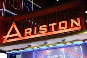L’osteopata dei cantanti, ‘così li accompagno dalle prove al palco di Sanremo’