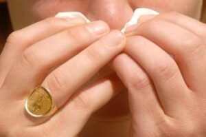 Naso chiuso e tosse? L’immunologo ‘non solo influenza, anche allergie stagionali’