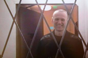 Navalny ricompare in video: è la prima volta dal trasferimento dell’oppositore di Putin nell’Artico
