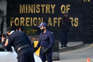Pakistan risponde ad attacchi, almeno 7 morti in Iran. Cina pronta a mediare