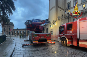 Palermo: Distacco intonaco edificio Tar