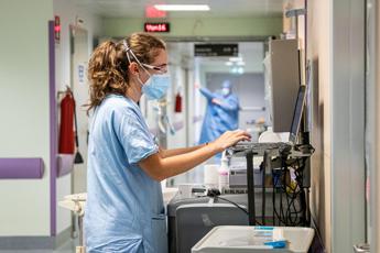 Per gli italiani gli investimenti nella salute sono prioritari rispetto al lavoro