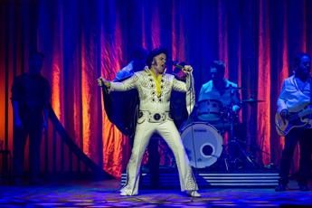 Problemi tecnici alla prima di ‘Elvis’ al teatro Brancaccio, show fermo per venti minuti