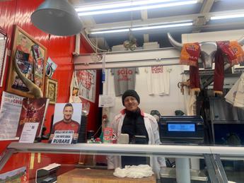 Roma, a Testaccio tifosi ‘in lutto’: “De Rossi non è Mourinho”