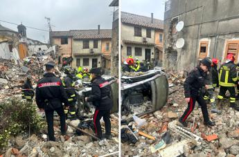 Roma, crolla palazzina a Canale Monterano: tre estratti vivi dalle macerie