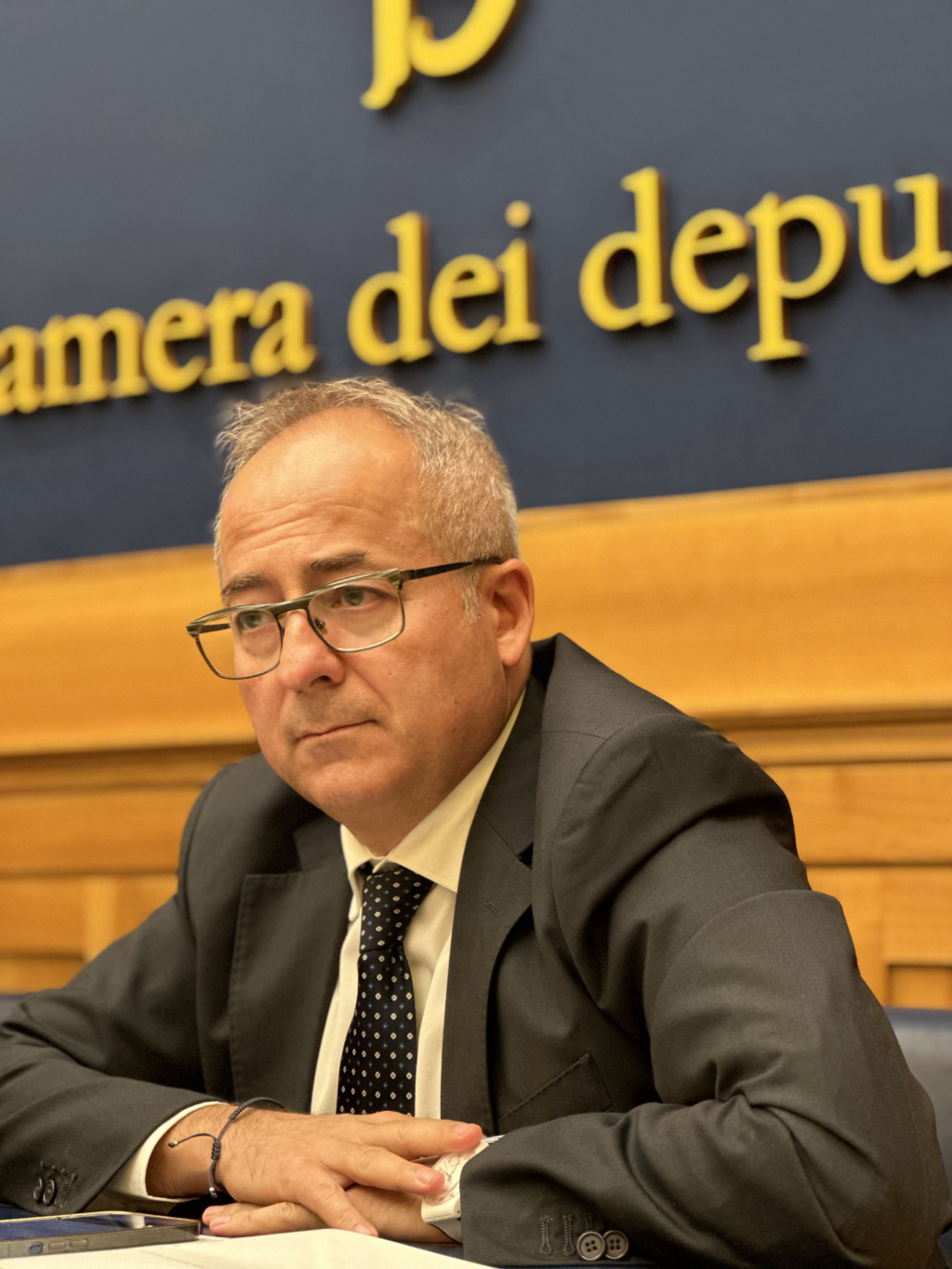 Sottanelli: “Gravi e senza senso i tagli ai Comuni, per l’Abruzzo conto da 30 milioni”
