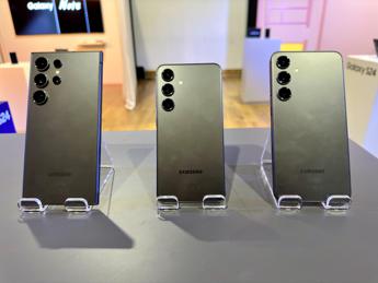 Samsung svela Galaxy S24 con Galaxy AI, punta tutto sull’intelligenza artificiale