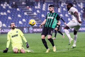 Sassuolo-Fiorentina 1-0, Pinamonti stende i viola