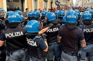Scontri a corteo centri sociali contro presenza Israele a fiera Vicenza
