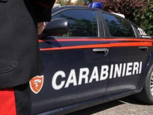 Senza fissa dimora trovato morto in un bosco nel torinese, ucciso a colpi di pistola