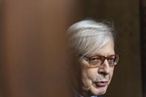 Sgarbi, depositata mozione di sfiducia: opposizioni unite alla Camera