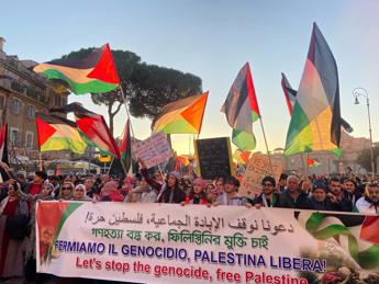 “Stop al genocidio a Gaza”, in centinaia in piazza a Roma – Video