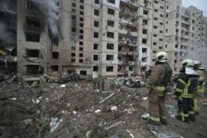 Zelensky: “Da Russia almeno 500 missili e droni contro Ucraina in ultimi 5 giorni”