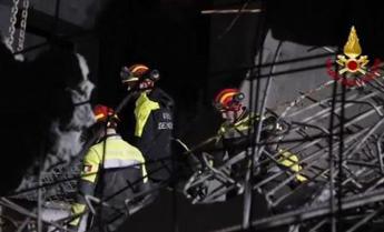 Crollo in cantiere a Firenze, recuperato nella notte corpo quarta vittima-Video