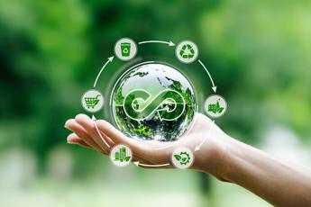 Economia circolare, l’allarme in un report: “Tutti ne parlano, pochi la applicano”