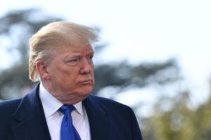 Elezioni Usa, nuovi guai per Trump: giudice lo esclude dalle primarie in Illinois