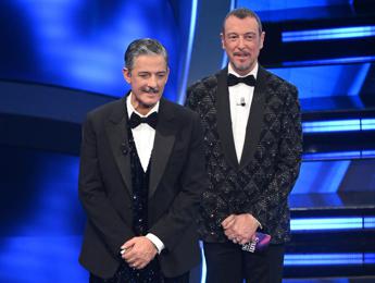 Fiorello: “Io e Amadeus amici ma diversi, tipo lui va al Nove e io no”