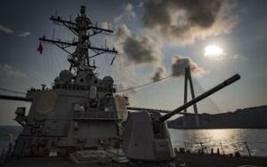 Houthi, nuova minaccia: “Armi sottomarine contro navi nel Mar Rosso”