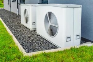 Immergas: innovativi impianti per il riscaldamento e raffrescamento Ibridi e full electric