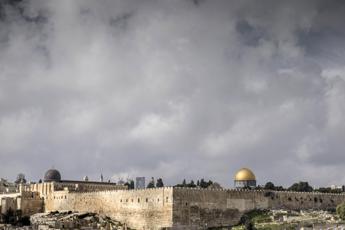 Israele, coloni assaltano il complesso della moschea di al-Aqsa a Gerusalemme est