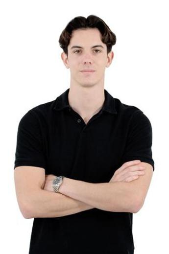 Jimmy Cenedella: L’Innovatore che Garantisce uno Stipendio da Casa con l’Educazione Online