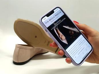 La prima scarpa artigianale disegnata da un’AI: Peron Shoes ed EZ Lab la presentano a Cannes