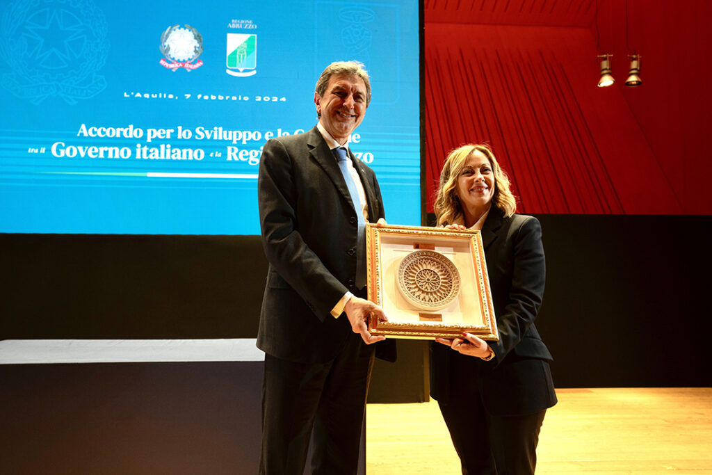 Meloni a L'Aquila: firmato l'accordo per lo sviluppo: oltre un miliardo