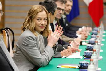 Meloni a Tokyo ‘chiude’ il caso Sgarbi e incassa l’intesa sul premierato