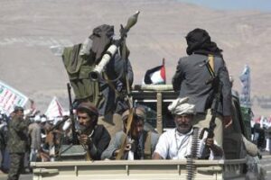 Missili Houthi contro nave commerciale nel Mar Rosso