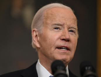 Morte Navalny, Biden: “Putin responsabile. Conseguenze? Valutiamo opzioni”