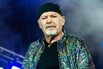 Morto a 67 anni Andrea Giacobazzi, Vasco Rossi piange amico che ispirò ‘Colpa D’Alfredo’