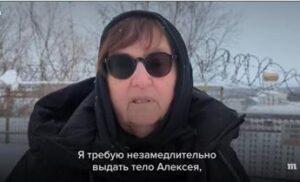 Navalny, appello della madre a Putin: “Ridatemi ora il corpo di Aleksei”