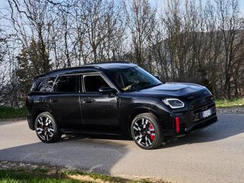 Nuova MINI Countryman: nuovi allestimenti e personalizzazioni