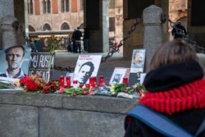Omaggio Navalny a Milano, Piantedosi: “Identificazioni non ledono libertà personale”