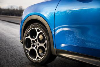 Pirelli lancia il Cinturato All Season SF3, campione di frenata