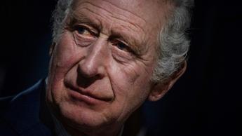 Re Carlo, notte a casa a Londra dopo inizio cure cancro. Sunak: “Per fortuna preso in tempo”