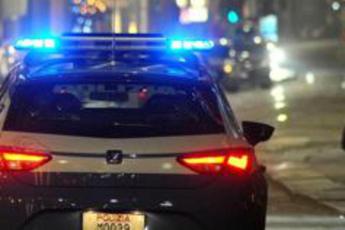 Roma, rapina choc: rompe finestrino auto con pistola e le ruba gioielli per 50mila euro