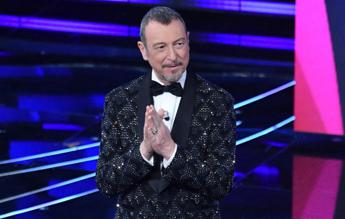 Sanremo 2024, Amadeus si commuove: “Sento che mi devo fermare”