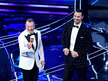 Sanremo 2024, prima serata al via: tanti applausi per Mannoia, gag Ibra-Amadeus