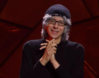 Sanremo 2024, seconda serata: Allevi sul palco, applausi e commozione all’Ariston